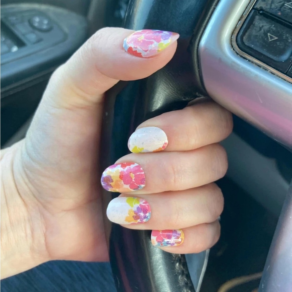 *Retired* Color Street: Avant Garden | Floral Spring White Pastel Pink Purple - Picture 11 of 16